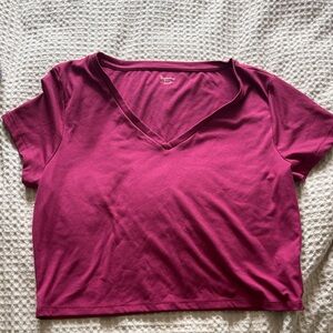 No Boundaries Women's Short Sleeve V-Neck Top cropped